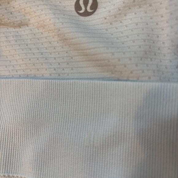 WOMEN'S LULULEMON LIGHT BLUE SWITFTLY TECH RELAXED FIT 10 - Picture 8 of 8